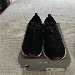 Vionic sz 10 sneakers